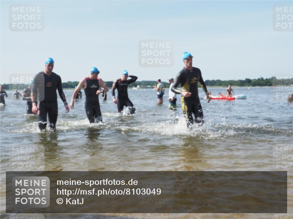 22.06.2025 - Viking Triathlon KatJ http://msf.ph/oto/8103049 22.06.2025 10:34:33 Schwimmen 114, 247, 284, 306, 323, 341, 366, 430, 486, 520, 546, 550 meine-sportfotos.de
