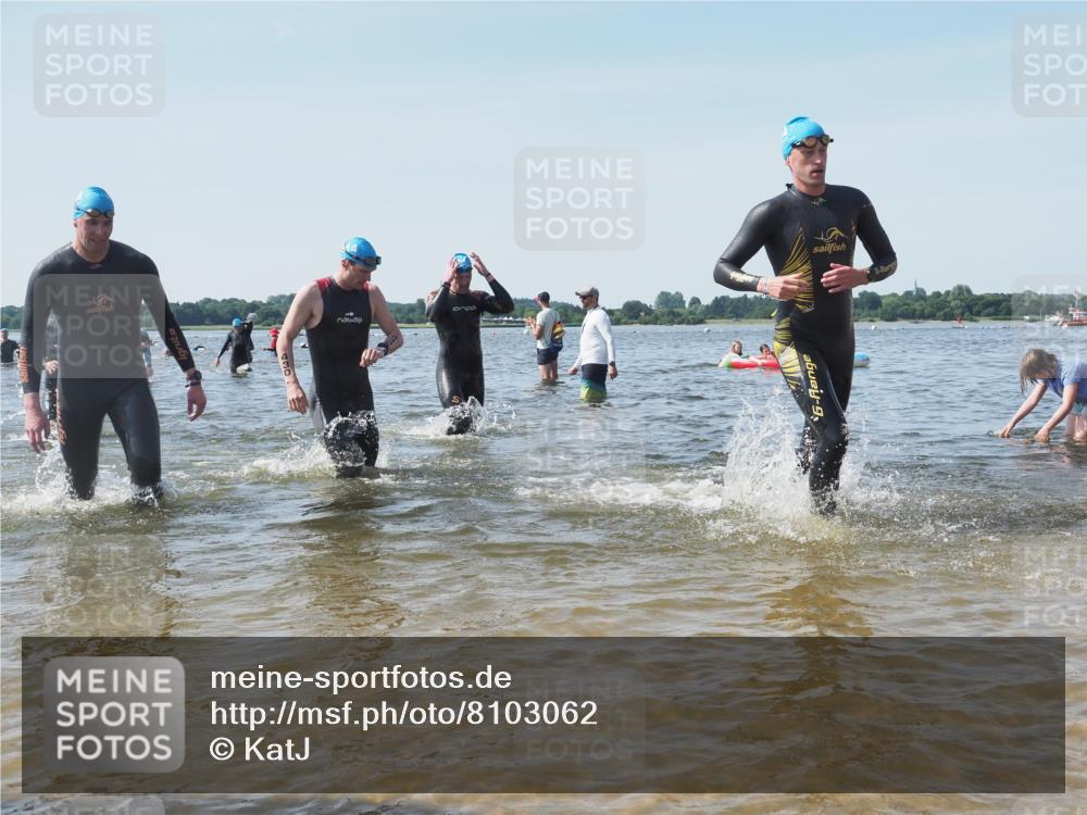 22.06.2025 - Viking Triathlon KatJ http://msf.ph/oto/8103062 22.06.2025 10:34:34 Schwimmen 114, 247, 284, 306, 323, 341, 366, 430, 520, 546, 550 meine-sportfotos.de