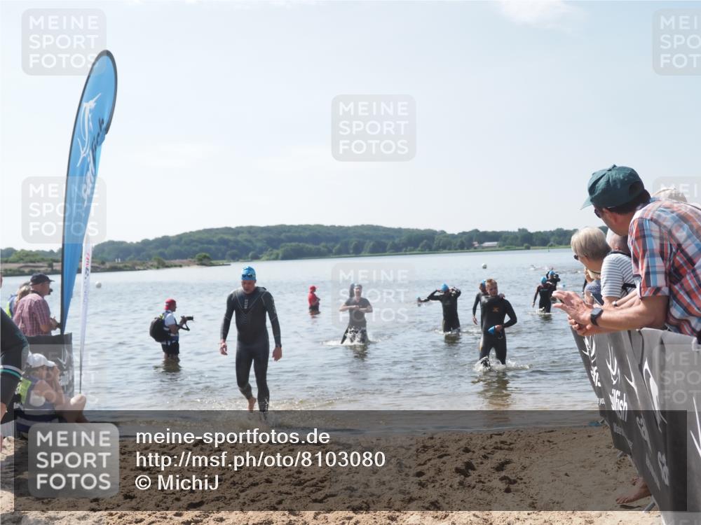 22.06.2025 - Viking Triathlon MichiJ http://msf.ph/oto/8103080 22.06.2025 10:46:20 Schwimmen 60, 121, 144, 213, 225, 406 meine-sportfotos.de