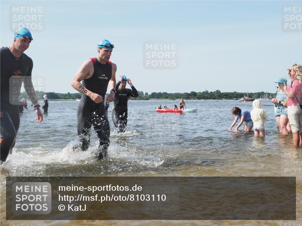 22.06.2025 - Viking Triathlon KatJ http://msf.ph/oto/8103110 22.06.2025 10:34:35 Schwimmen 114, 247, 284, 306, 323, 341, 366, 430, 520, 546, 550 meine-sportfotos.de