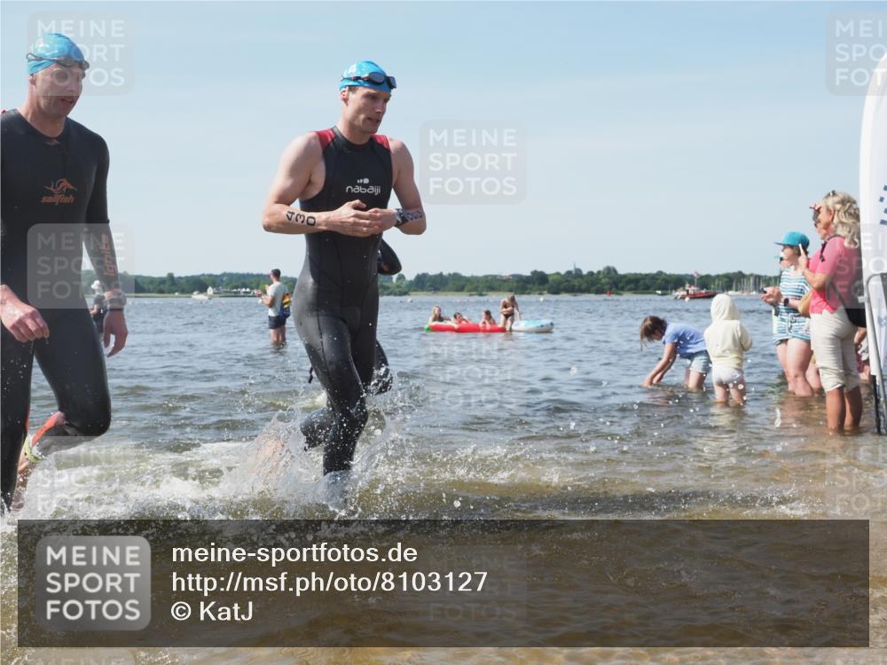 22.06.2025 - Viking Triathlon KatJ http://msf.ph/oto/8103127 22.06.2025 10:34:36 Schwimmen 114, 247, 284, 306, 323, 341, 366, 430, 520, 546, 550 meine-sportfotos.de