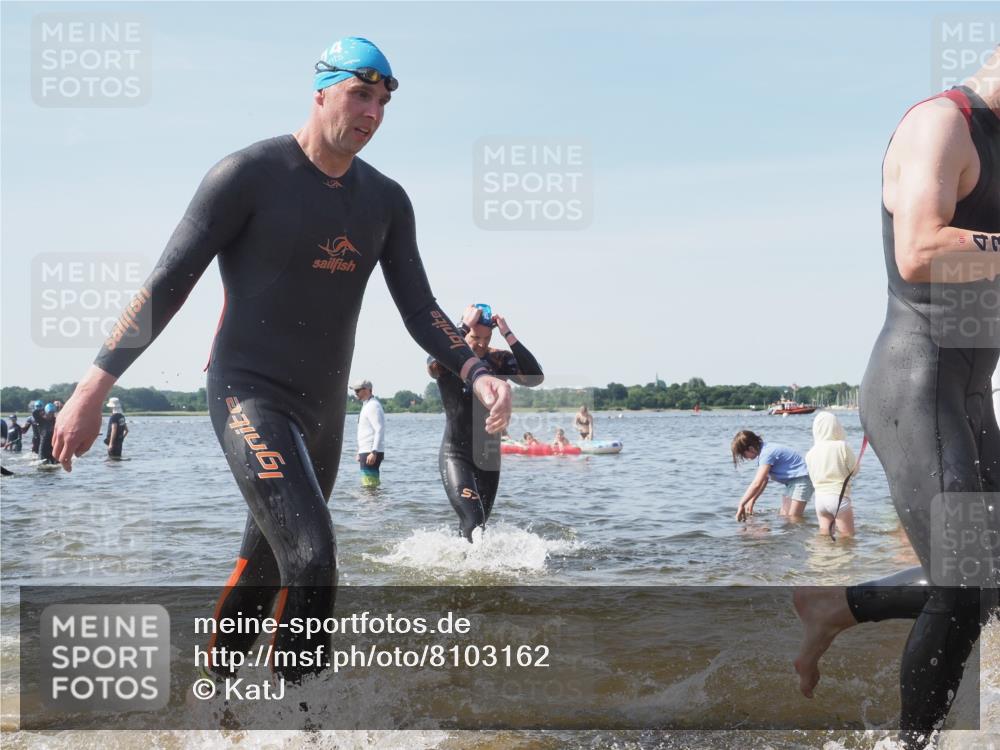 22.06.2025 - Viking Triathlon KatJ http://msf.ph/oto/8103162 22.06.2025 10:34:36 Schwimmen 114, 247, 284, 306, 323, 341, 366, 430, 520, 546, 550 meine-sportfotos.de
