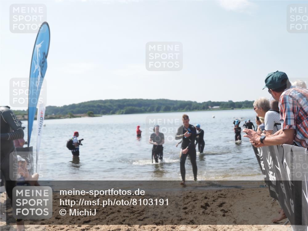 22.06.2025 - Viking Triathlon MichiJ http://msf.ph/oto/8103191 22.06.2025 10:46:24 Schwimmen 60, 121, 144, 213, 225, 406 meine-sportfotos.de