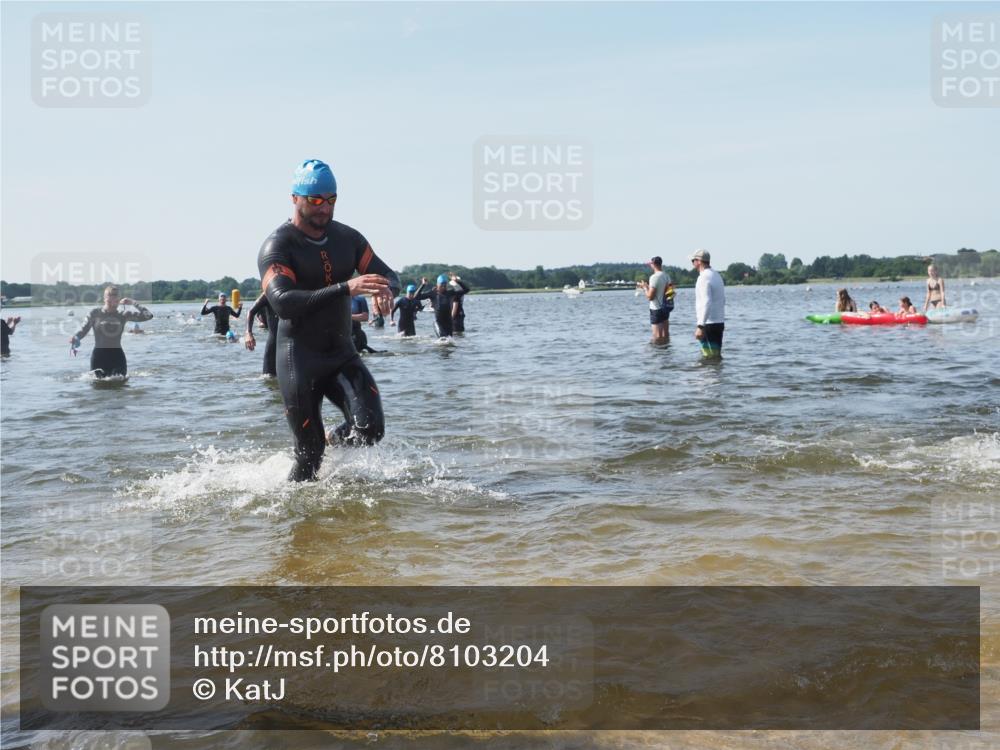 22.06.2025 - Viking Triathlon KatJ http://msf.ph/oto/8103204 22.06.2025 10:34:38 Schwimmen 77, 114, 247, 284, 306, 323, 341, 366, 430, 546, 550 meine-sportfotos.de