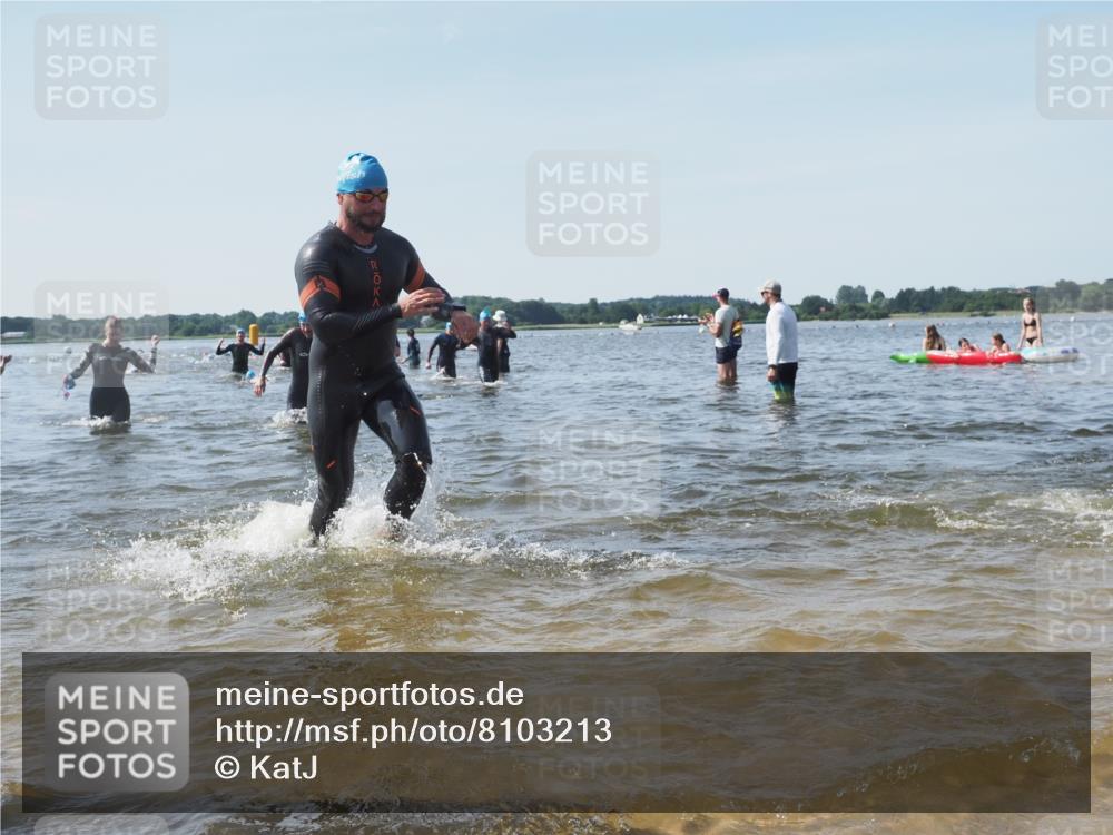 22.06.2025 - Viking Triathlon KatJ http://msf.ph/oto/8103213 22.06.2025 10:34:38 Schwimmen 77, 114, 247, 284, 306, 323, 341, 366, 430, 546, 550 meine-sportfotos.de