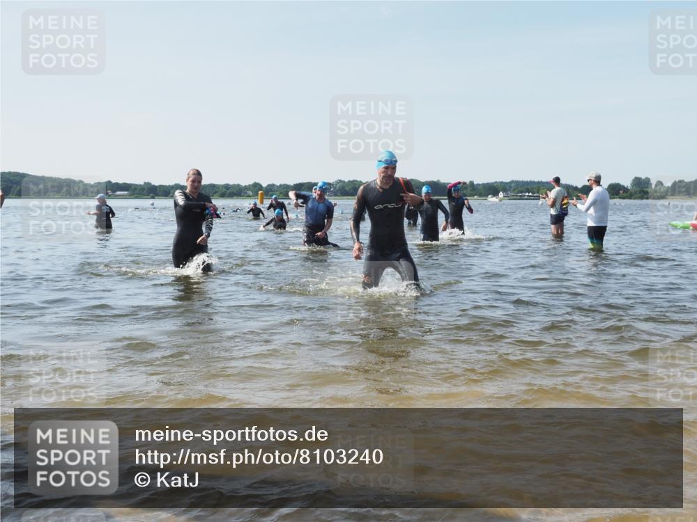 22.06.2025 - Viking Triathlon KatJ http://msf.ph/oto/8103240 22.06.2025 10:34:42 Schwimmen 77, 114, 161, 247, 284, 323, 341, 434, 546, 550 meine-sportfotos.de