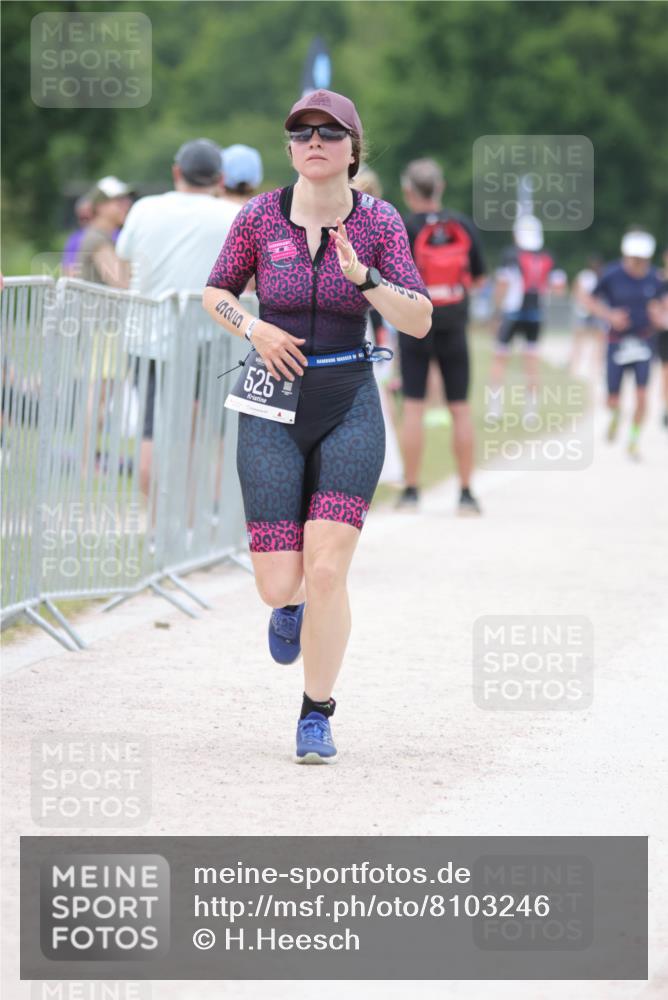 22.06.2025 - Viking Triathlon H.Heesch http://msf.ph/oto/8103246 22.06.2025 15:51:30 Laufen 525 meine-sportfotos.de