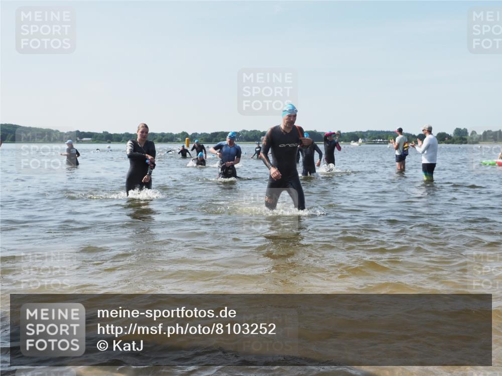 22.06.2025 - Viking Triathlon KatJ http://msf.ph/oto/8103252 22.06.2025 10:34:42 Schwimmen 77, 114, 161, 247, 284, 323, 341, 434, 546, 550 meine-sportfotos.de