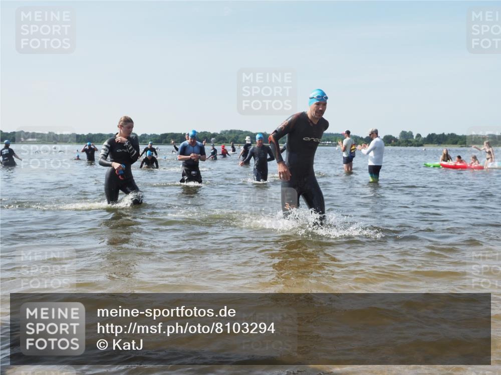 22.06.2025 - Viking Triathlon KatJ http://msf.ph/oto/8103294 22.06.2025 10:34:43 Schwimmen 77, 114, 161, 247, 284, 323, 341, 434, 546, 550 meine-sportfotos.de