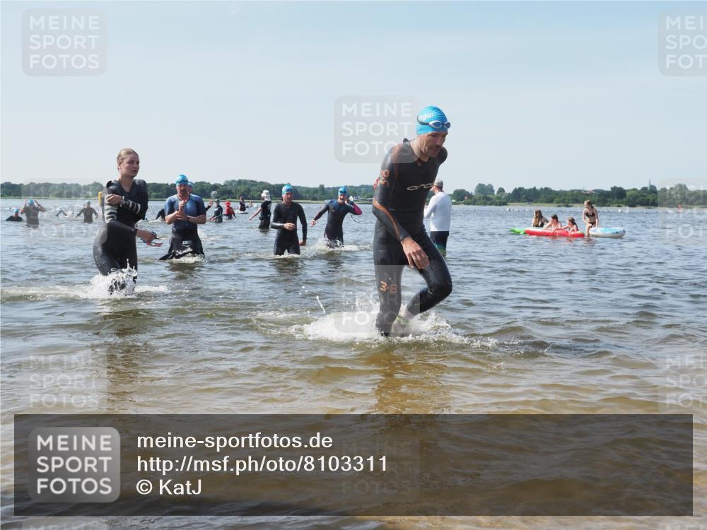 22.06.2025 - Viking Triathlon KatJ http://msf.ph/oto/8103311 22.06.2025 10:34:43 Schwimmen 77, 114, 161, 247, 284, 323, 341, 434, 546, 550 meine-sportfotos.de