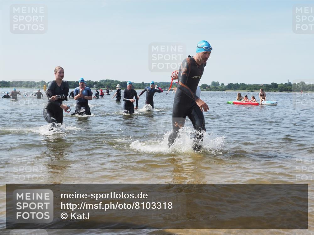 22.06.2025 - Viking Triathlon KatJ http://msf.ph/oto/8103318 22.06.2025 10:34:44 Schwimmen 77, 114, 161, 247, 284, 323, 341, 434, 550 meine-sportfotos.de