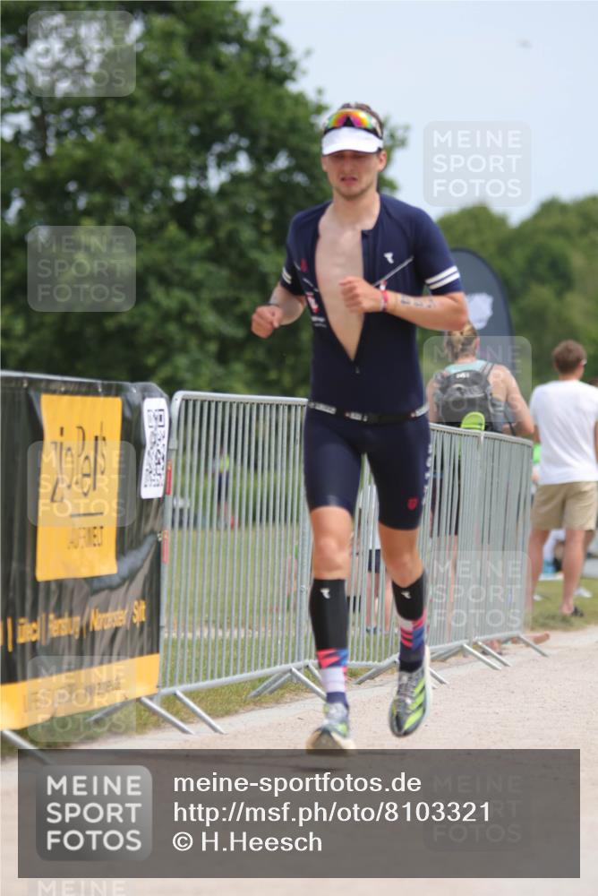22.06.2025 - Viking Triathlon H.Heesch http://msf.ph/oto/8103321 22.06.2025 13:21:46 Laufen 4, 485, 544 meine-sportfotos.de