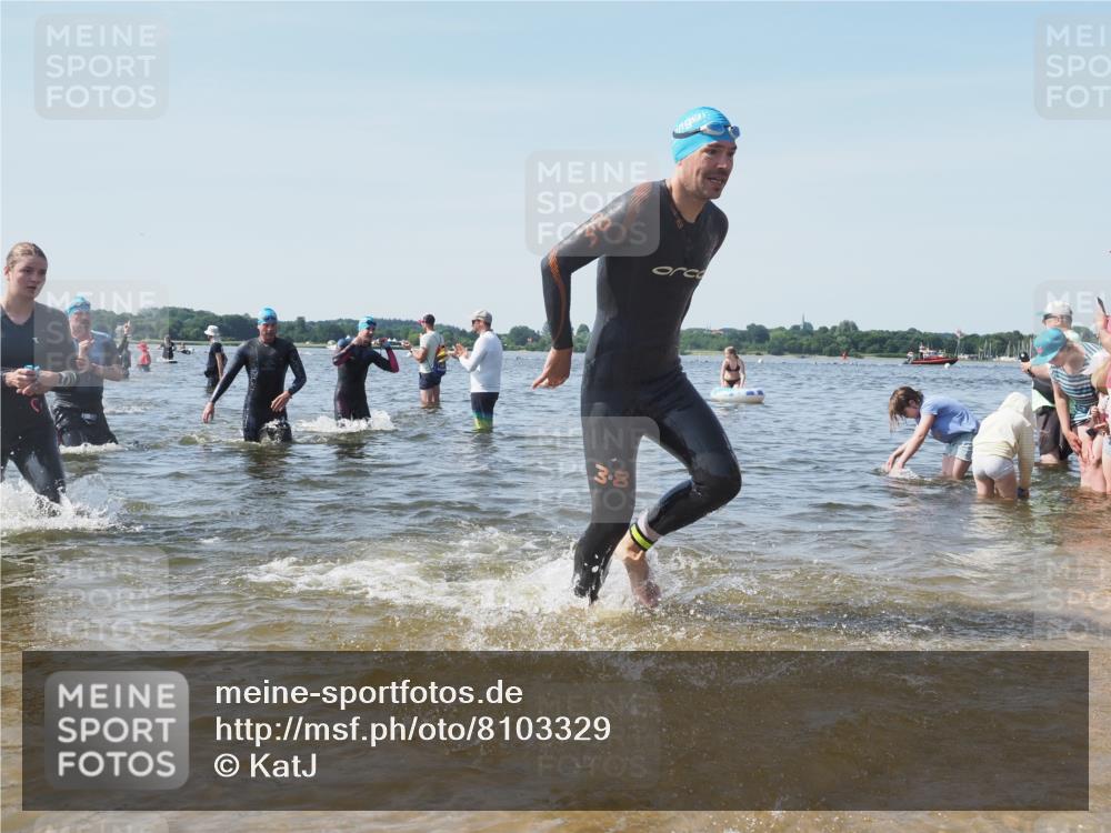 22.06.2025 - Viking Triathlon KatJ http://msf.ph/oto/8103329 22.06.2025 10:34:44 Schwimmen 77, 114, 161, 247, 284, 323, 341, 434, 550 meine-sportfotos.de