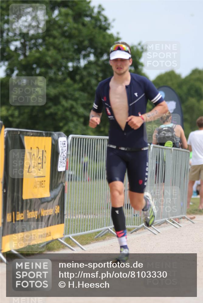 22.06.2025 - Viking Triathlon H.Heesch http://msf.ph/oto/8103330 22.06.2025 13:21:46 Laufen 4, 485, 544 meine-sportfotos.de