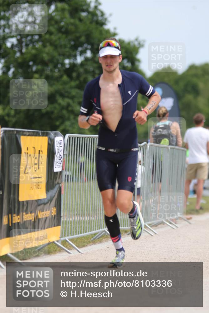 22.06.2025 - Viking Triathlon H.Heesch http://msf.ph/oto/8103336 22.06.2025 13:21:46 Laufen 4, 485, 544 meine-sportfotos.de