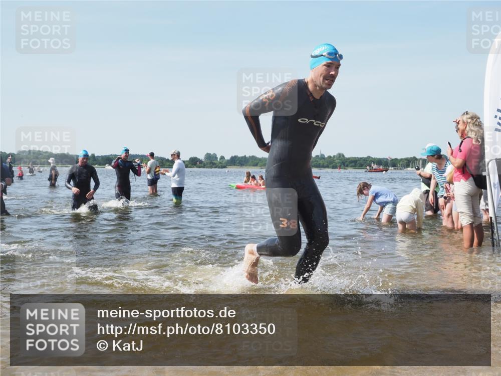 22.06.2025 - Viking Triathlon KatJ http://msf.ph/oto/8103350 22.06.2025 10:34:44 Schwimmen 77, 114, 161, 247, 284, 323, 341, 434, 550 meine-sportfotos.de