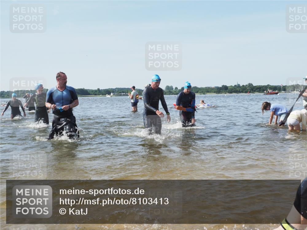 22.06.2025 - Viking Triathlon KatJ http://msf.ph/oto/8103413 22.06.2025 10:34:47 Schwimmen 17, 43, 77, 114, 161, 247, 284, 323, 341, 434, 550 meine-sportfotos.de