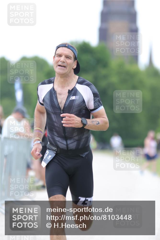 22.06.2025 - Viking Triathlon H.Heesch http://msf.ph/oto/8103448 22.06.2025 15:52:36 Laufen 463 meine-sportfotos.de