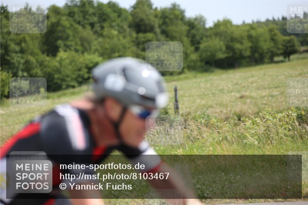 22.06.2025 - Viking Triathlon Yannick Fuchs http://msf.ph/oto/8103467 22.06.2025 12:06:12 Radfahren 70, 74, 121, 208, 258, 323 meine-sportfotos.de