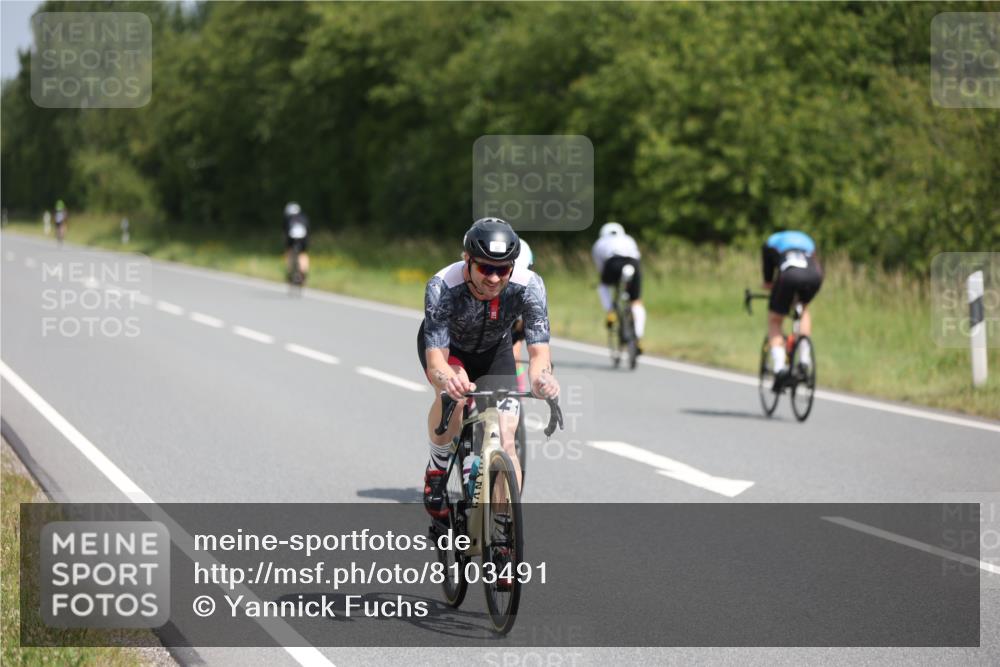 22.06.2025 - Viking Triathlon Yannick Fuchs http://msf.ph/oto/8103491 22.06.2025 12:06:26 Radfahren 76, 121, 161, 215, 289, 367, 372 meine-sportfotos.de
