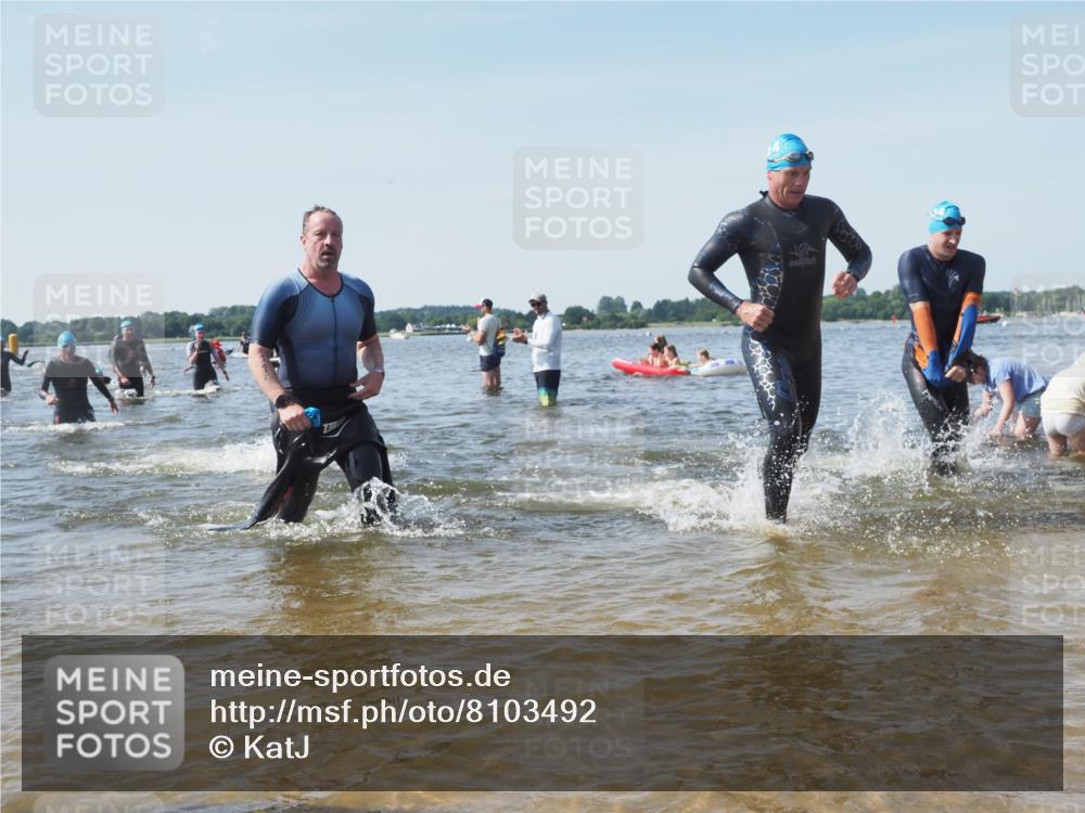 22.06.2025 - Viking Triathlon KatJ http://msf.ph/oto/8103492 22.06.2025 10:34:49 Schwimmen 17, 43, 77, 114, 161, 247, 284, 323, 434, 475, 548, 550 meine-sportfotos.de