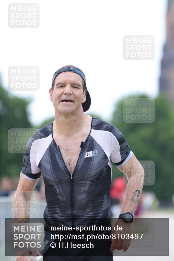 22.06.2025 - Viking Triathlon H.Heesch http://msf.ph/oto/8103497 22.06.2025 15:52:37 Laufen 463 meine-sportfotos.de
