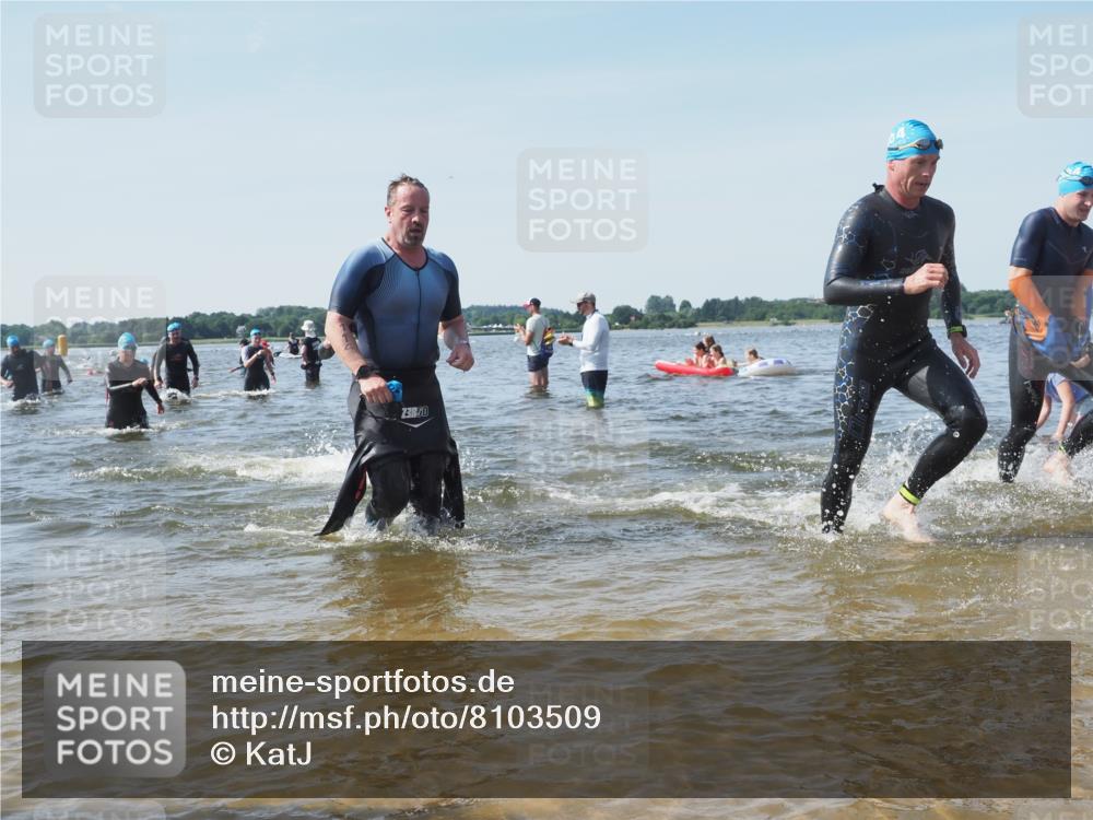 22.06.2025 - Viking Triathlon KatJ http://msf.ph/oto/8103509 22.06.2025 10:34:49 Schwimmen 17, 43, 77, 114, 161, 247, 284, 323, 434, 475, 548, 550 meine-sportfotos.de