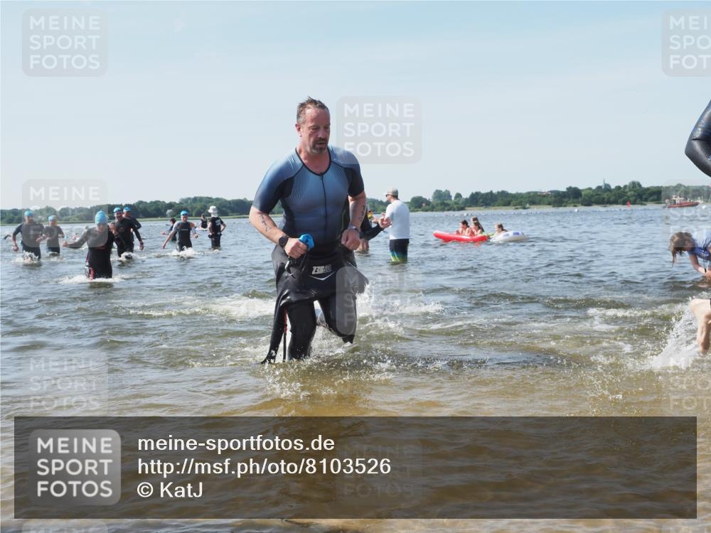 22.06.2025 - Viking Triathlon KatJ http://msf.ph/oto/8103526 22.06.2025 10:34:50 Schwimmen 17, 43, 77, 114, 161, 284, 323, 434, 475, 548, 550 meine-sportfotos.de