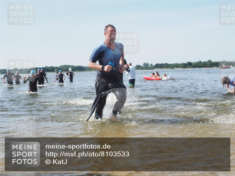 22.06.2025 - Viking Triathlon KatJ http://msf.ph/oto/8103533 22.06.2025 10:34:50 Schwimmen 17, 43, 77, 114, 161, 284, 323, 434, 475, 548, 550 meine-sportfotos.de