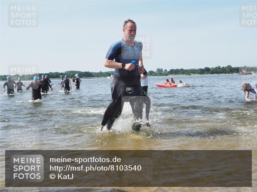 22.06.2025 - Viking Triathlon KatJ http://msf.ph/oto/8103540 22.06.2025 10:34:50 Schwimmen 17, 43, 77, 114, 161, 284, 323, 434, 475, 548, 550 meine-sportfotos.de