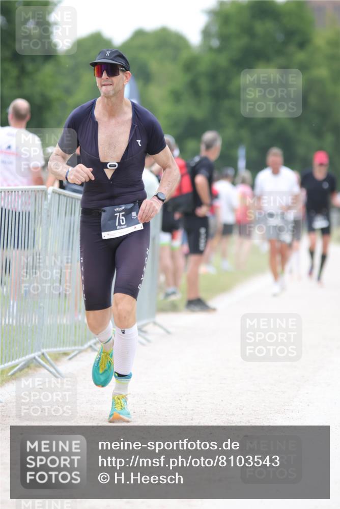 22.06.2025 - Viking Triathlon H.Heesch http://msf.ph/oto/8103543 22.06.2025 15:53:16 Laufen 75, 637 meine-sportfotos.de