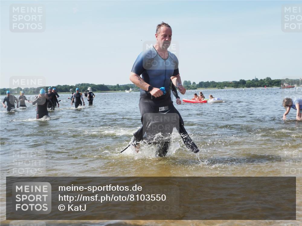 22.06.2025 - Viking Triathlon KatJ http://msf.ph/oto/8103550 22.06.2025 10:34:50 Schwimmen 17, 43, 77, 114, 161, 284, 323, 434, 475, 548, 550 meine-sportfotos.de
