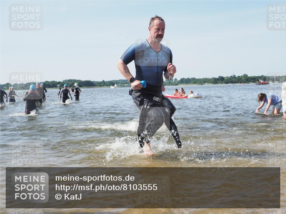 22.06.2025 - Viking Triathlon KatJ http://msf.ph/oto/8103555 22.06.2025 10:34:50 Schwimmen 17, 43, 77, 114, 161, 284, 323, 434, 475, 548, 550 meine-sportfotos.de