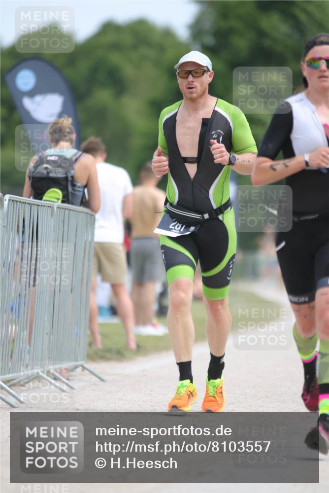 22.06.2025 - Viking Triathlon H.Heesch http://msf.ph/oto/8103557 22.06.2025 13:22:08 Laufen 11, 281, 659 meine-sportfotos.de