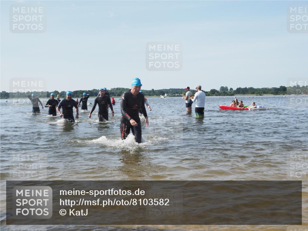 22.06.2025 - Viking Triathlon KatJ http://msf.ph/oto/8103582 22.06.2025 10:34:55 Schwimmen 17, 43, 77, 161, 434, 475, 495, 548 meine-sportfotos.de
