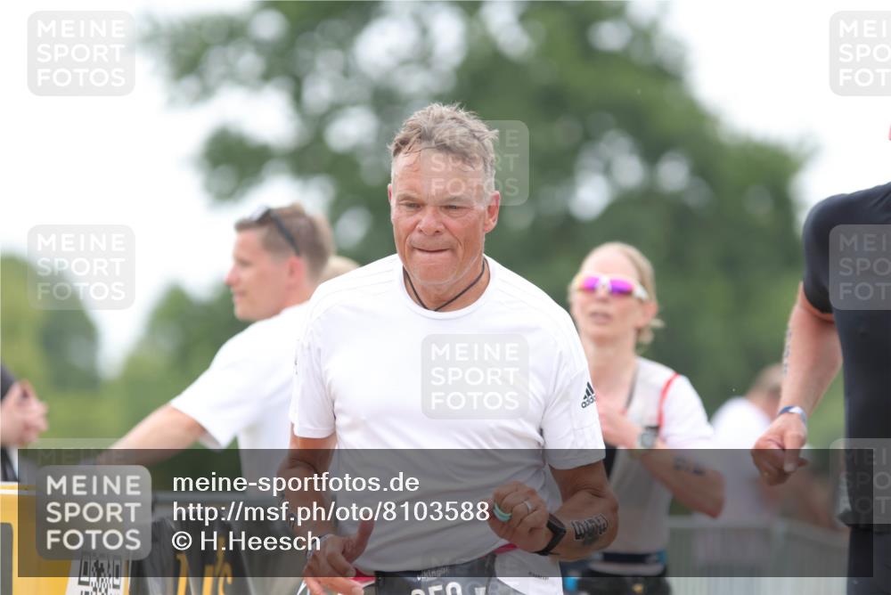 22.06.2025 - Viking Triathlon H.Heesch http://msf.ph/oto/8103588 22.06.2025 15:53:29 Laufen 46, 359, 548 meine-sportfotos.de
