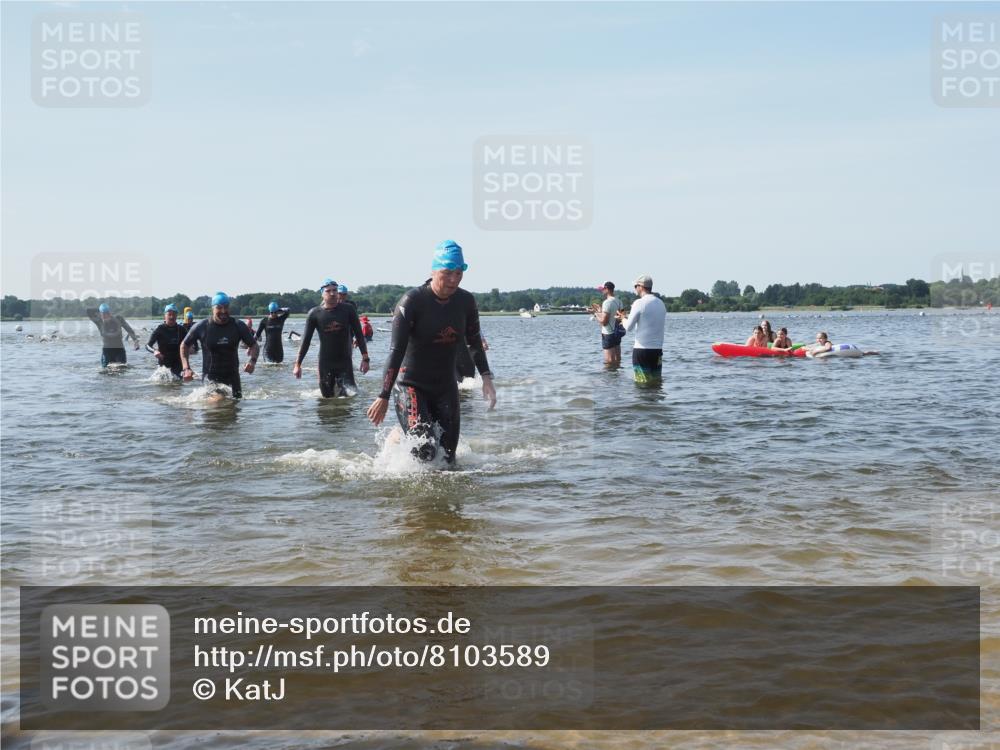 22.06.2025 - Viking Triathlon KatJ http://msf.ph/oto/8103589 22.06.2025 10:34:55 Schwimmen 17, 43, 77, 161, 434, 475, 495, 548 meine-sportfotos.de