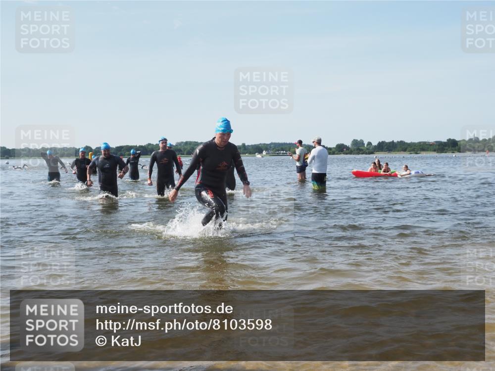 22.06.2025 - Viking Triathlon KatJ http://msf.ph/oto/8103598 22.06.2025 10:34:55 Schwimmen 17, 43, 77, 161, 434, 475, 495, 548 meine-sportfotos.de