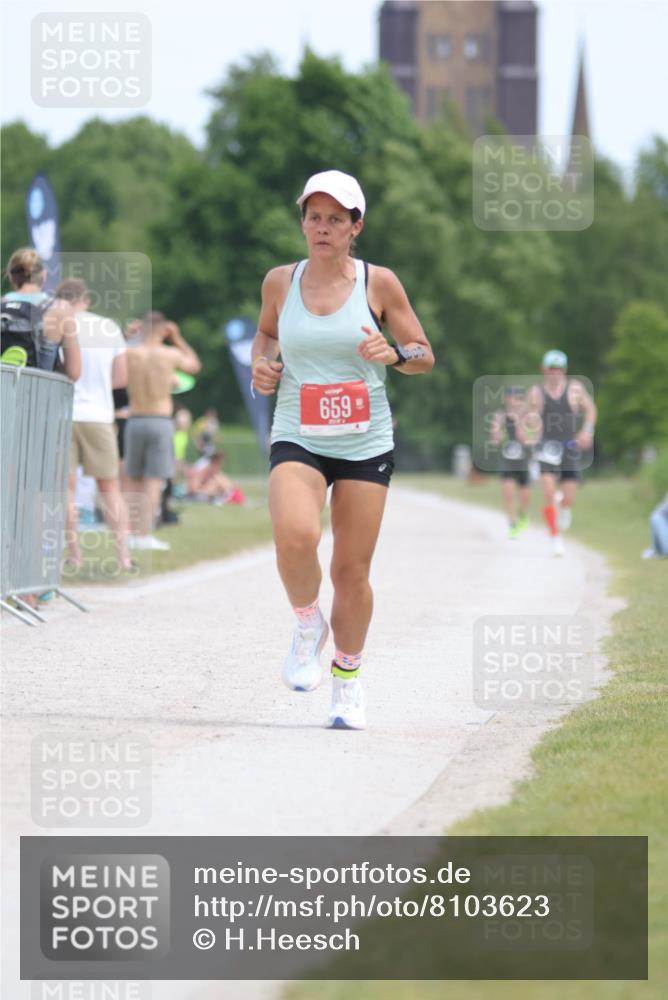 22.06.2025 - Viking Triathlon H.Heesch http://msf.ph/oto/8103623 22.06.2025 13:22:13 Laufen 11, 281, 659 meine-sportfotos.de