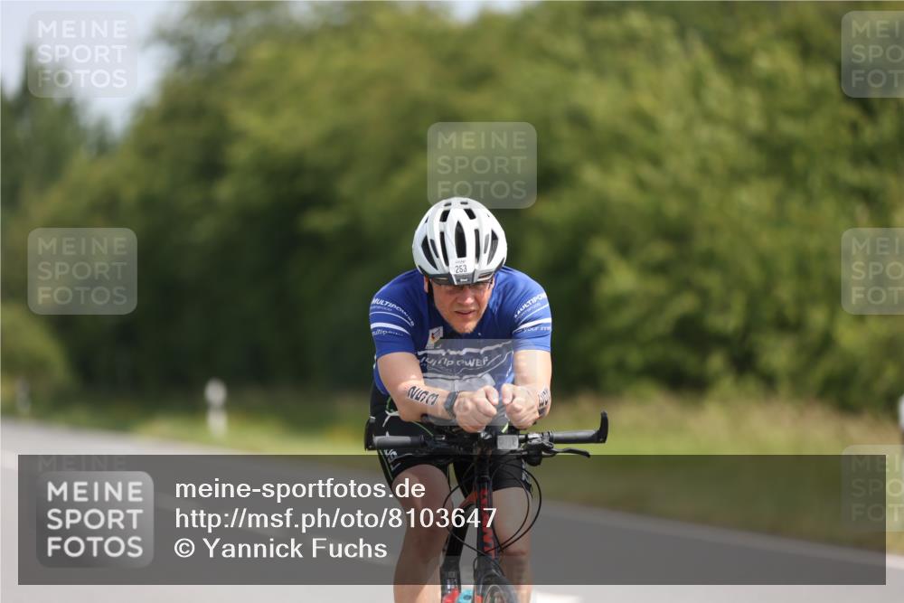 22.06.2025 - Viking Triathlon Yannick Fuchs http://msf.ph/oto/8103647 22.06.2025 11:27:15 Radfahren 253, 420, 437, 529, 652 meine-sportfotos.de