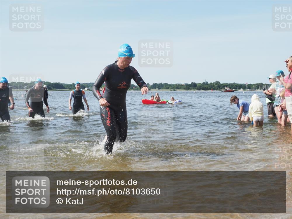 22.06.2025 - Viking Triathlon KatJ http://msf.ph/oto/8103650 22.06.2025 10:34:56 Schwimmen 17, 43, 77, 161, 434, 475, 495, 548, 660 meine-sportfotos.de