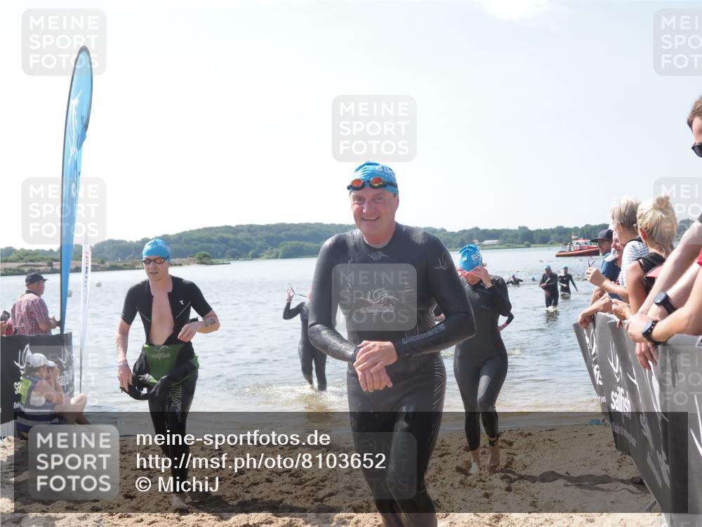 22.06.2025 - Viking Triathlon MichiJ http://msf.ph/oto/8103652 22.06.2025 10:46:49 Schwimmen 36, 143, 206, 498, 515 meine-sportfotos.de