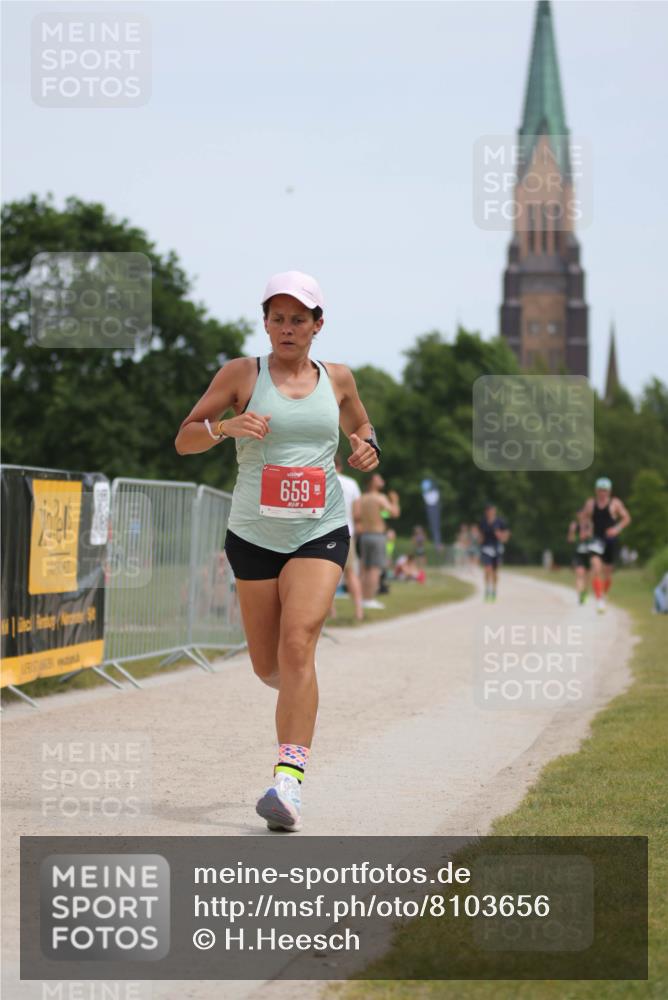 22.06.2025 - Viking Triathlon H.Heesch http://msf.ph/oto/8103656 22.06.2025 13:22:15 Laufen 11, 281, 659 meine-sportfotos.de