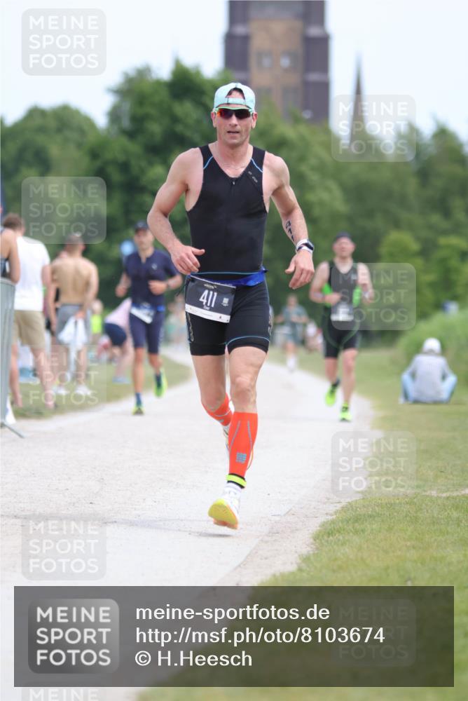22.06.2025 - Viking Triathlon H.Heesch http://msf.ph/oto/8103674 22.06.2025 13:22:23 Laufen 411 meine-sportfotos.de