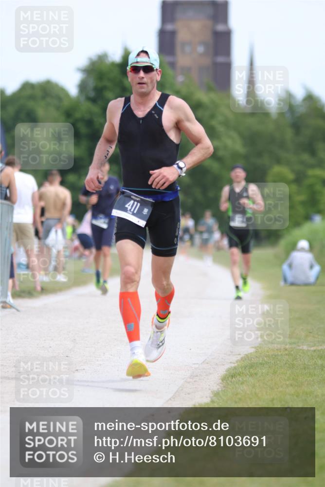 22.06.2025 - Viking Triathlon H.Heesch http://msf.ph/oto/8103691 22.06.2025 13:22:23 Laufen 411 meine-sportfotos.de