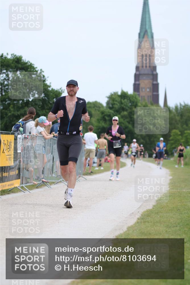 22.06.2025 - Viking Triathlon H.Heesch http://msf.ph/oto/8103694 22.06.2025 13:39:56 Laufen 291, 342 meine-sportfotos.de