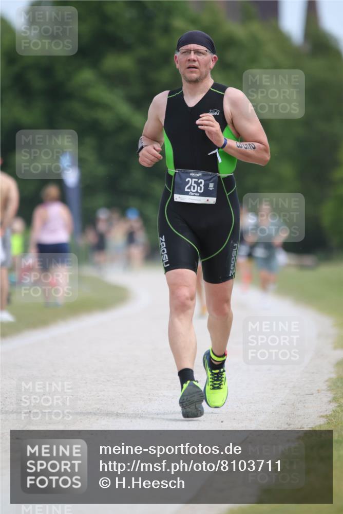 22.06.2025 - Viking Triathlon H.Heesch http://msf.ph/oto/8103711 22.06.2025 13:22:28 Laufen 204, 253, 411 meine-sportfotos.de