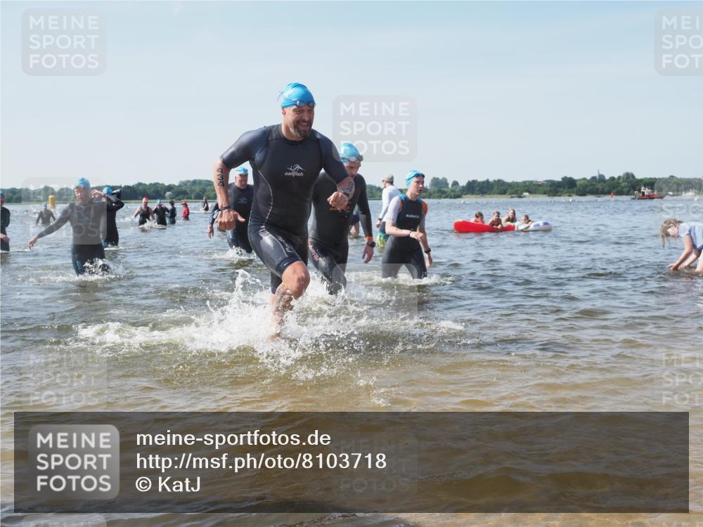 22.06.2025 - Viking Triathlon KatJ http://msf.ph/oto/8103718 22.06.2025 10:34:59 Schwimmen 17, 43, 77, 157, 161, 434, 475, 495, 548, 660 meine-sportfotos.de