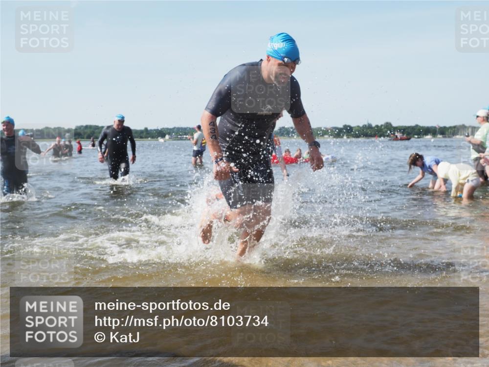 22.06.2025 - Viking Triathlon KatJ http://msf.ph/oto/8103734 22.06.2025 10:35:00 Schwimmen 17, 43, 157, 161, 434, 475, 495, 548, 660 meine-sportfotos.de
