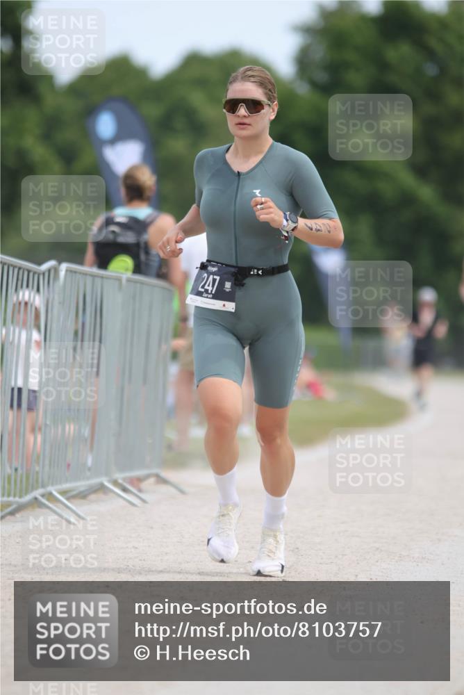 22.06.2025 - Viking Triathlon H.Heesch http://msf.ph/oto/8103757 22.06.2025 13:22:41 Laufen 208, 247 meine-sportfotos.de